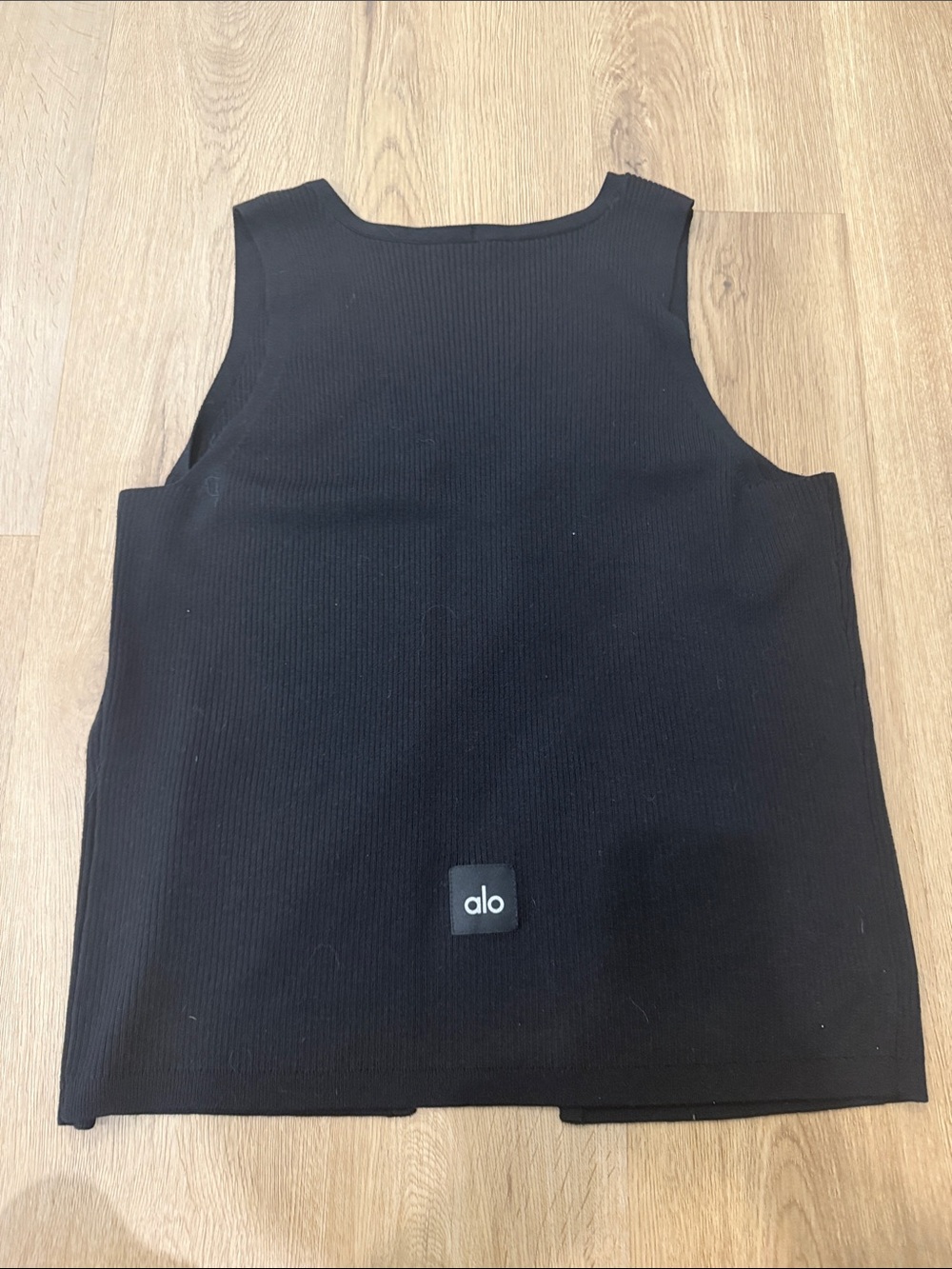 ALO Yoga Black Ribbed V-Neck Tank with Front Clasp - Picture 2 of 2